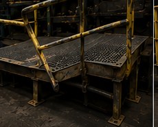 Avant — Plateforme industrielle redressée